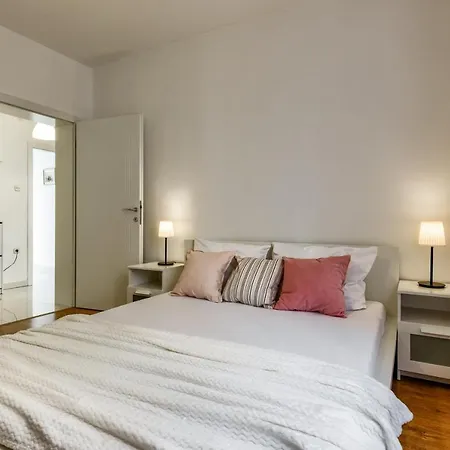 Lrs 2 In The Centar Of Apartment