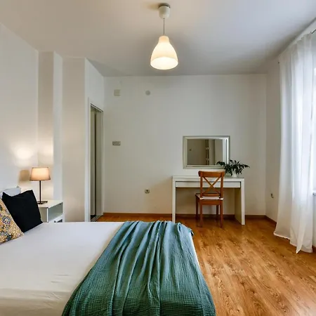 Lrs 2 In The Centar Of Zadar